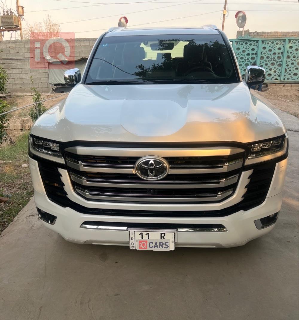 تۆیۆتا لاند کروزەر